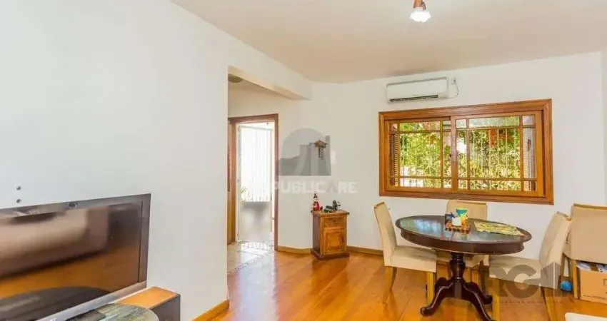 Casa com 2 quartos à venda na Travessa Chateaubriand, 093, Passo das Pedras, Porto Alegre
