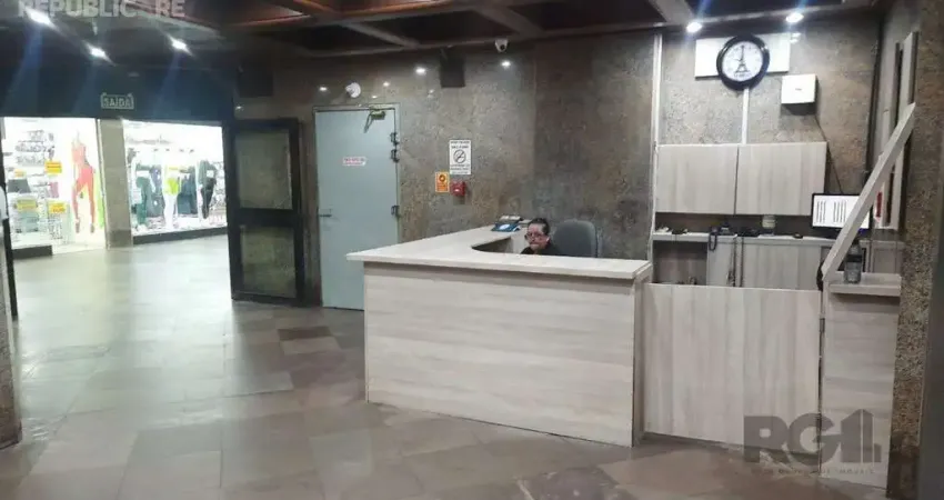 Escritório à venda no centro histórico com 273 m² de área útil disponível.