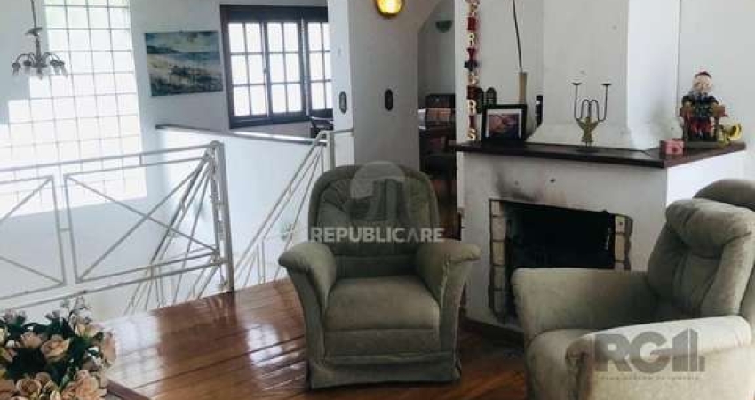 Casa 4 dormitórios à venda Bom Jesus Porto Alegre/RS