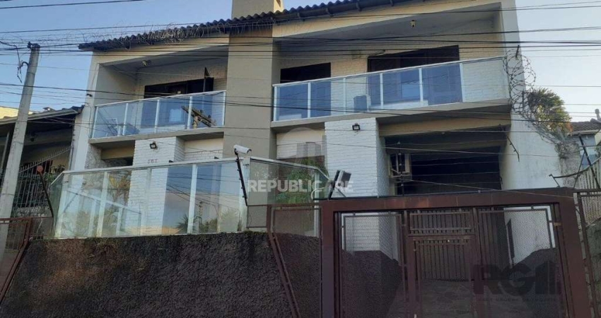 Casa 3 Dormitório(s) Bairro Medianeira