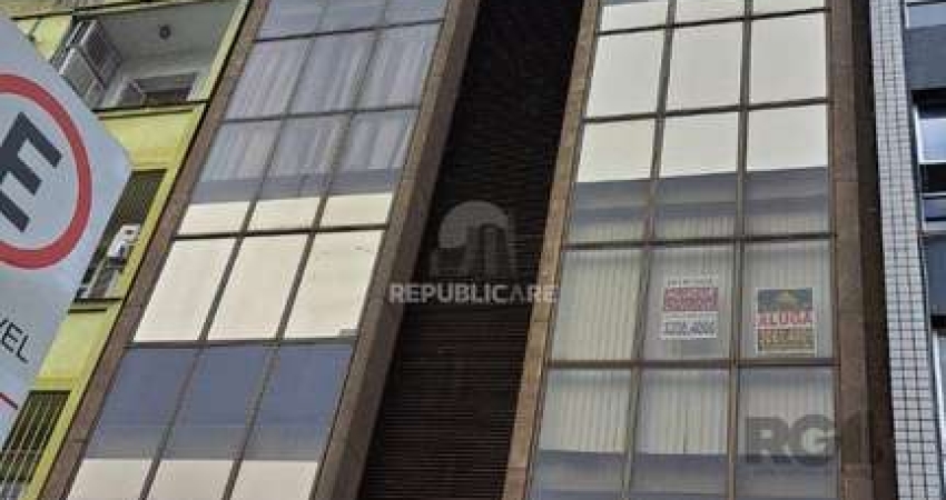Sala comercial com 39,55 m² de área privativa. Localizado na Rua/Av. Felipe Cama