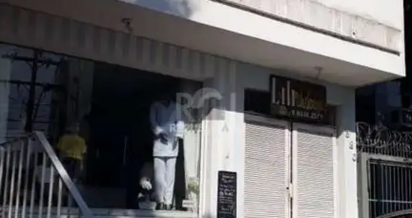 Casa para Venda - 250m², 4 dormitórios, sendo 1 suites, 3 vagas - Menino Deus