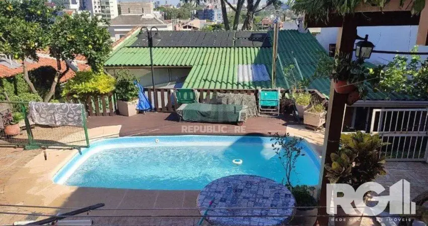 Casa 3 dormitórios à venda Chácara das Pedras Porto Alegre/RS