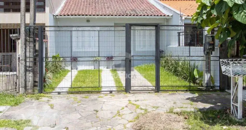 Casa  no Bairro Hípica, 100% reformada, 2 dormitórios, 1 vaga de garagem.