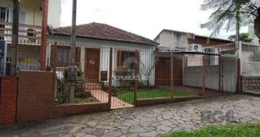 Casa com 3 quartos à venda na Avenida São Sebastião, 197, Nonoai, Porto Alegre