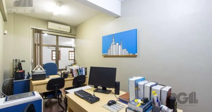 Escritório à venda no centro histórico com 93 m² de área útil disponível!