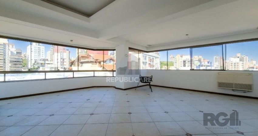 Cobertura com 222m² privativos, 3 quartos, 1 suite, lareira, piscina, 2 vagas no