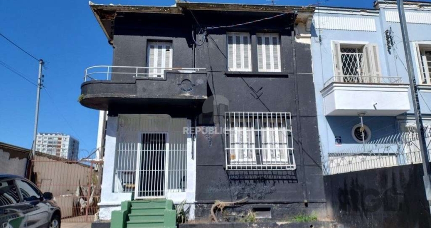 Casa para Venda - 200m², 5 dormitórios, 2 vagas - Azenha