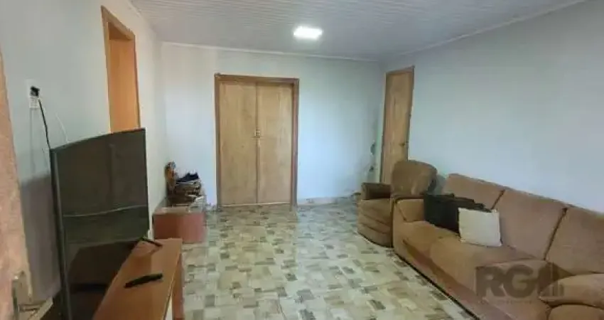 Casa residencial à venda no bairro Guarujá com 142 m² e 2 dormitórios/quartos.