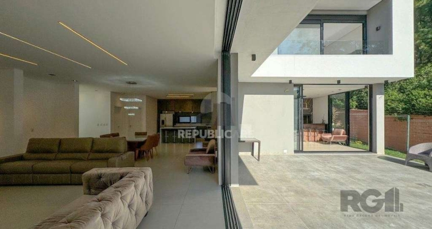 Casa Condominio para Venda - 340m², 4 dormitórios, sendo 4 suites, 4 vagas - Alp