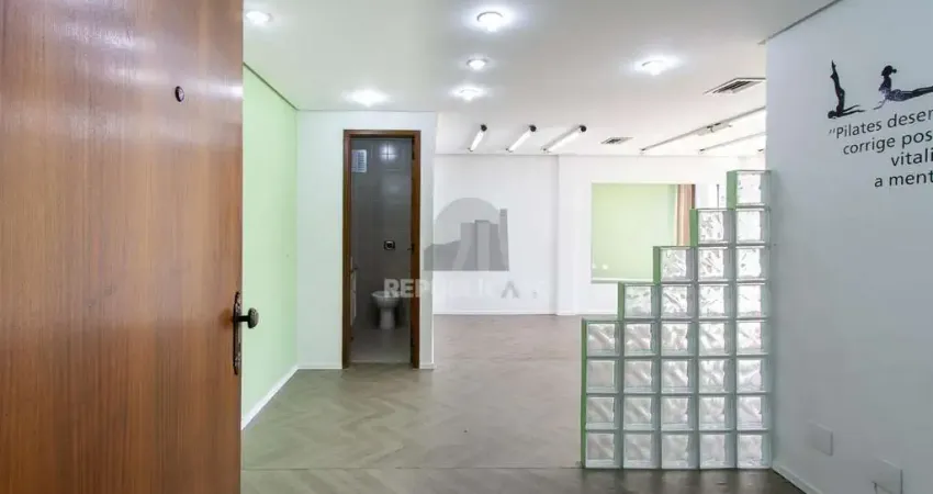 Escritório à venda no bairro menino deus com 35 m² de área útil disponível.