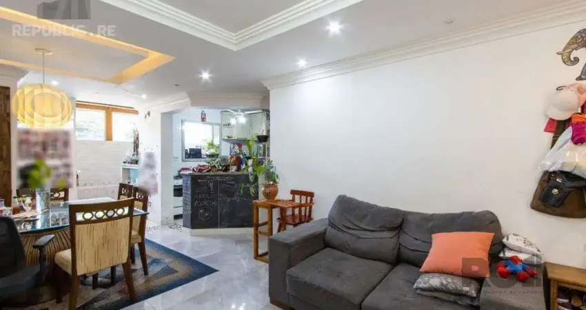 Casa de condomínio à venda no bairro Cavalhada com 139 m² e 3 dormitórios/quartos.