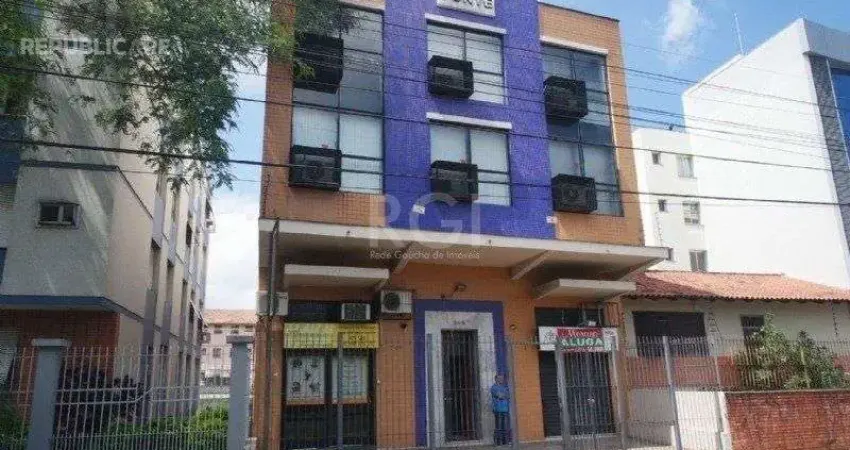 Escritório à venda no bairro menino deus com 30 m² de área útil disponível.