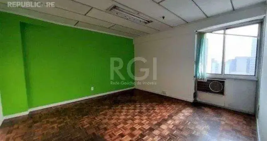 Escritório à venda no centro histórico com área de 46 m², ideal para negócios.