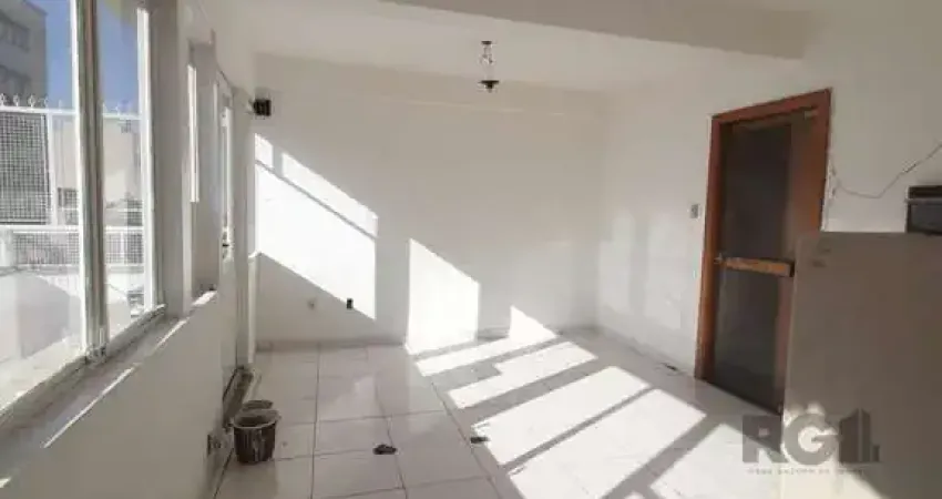 Escritório à venda no centro histórico com 32 m² de área útil disponível.