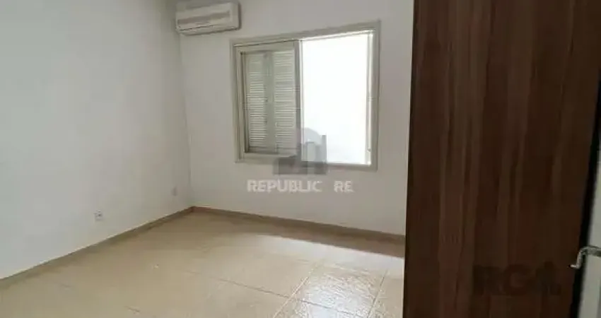 Casa 4 dormitórios à venda Petrópolis Porto Alegre/RS