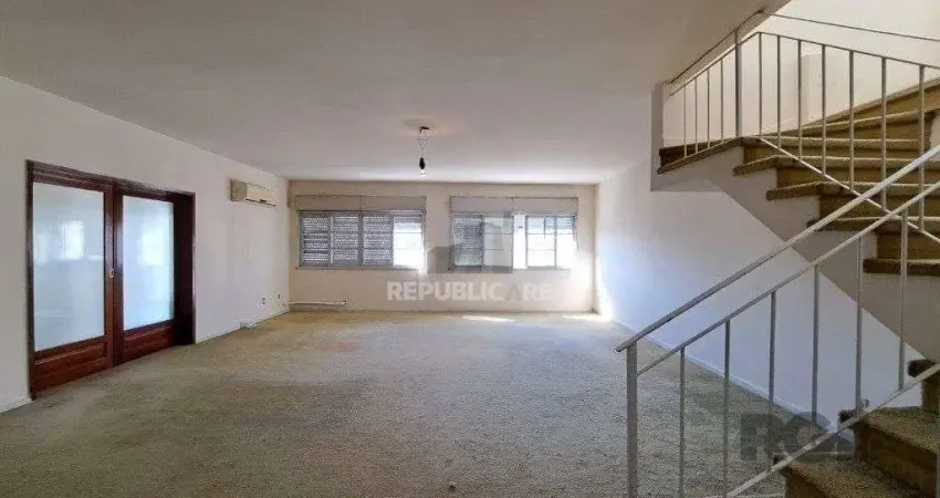 Vendo excelente cobertura com vista cinematografia, no Bairro Floresta.