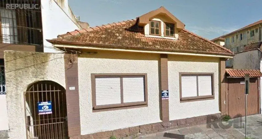 Terreno à venda no bairro menino deus com 484 m² de área total disponível.