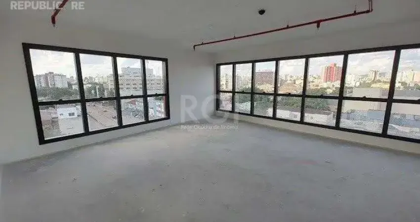 Escritório à venda no bairro menino deus com 58 m² de área útil disponível.