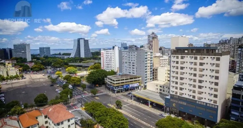 Flat à venda na cidade baixa com 27m² e 1 dormitório/quarto disponível.