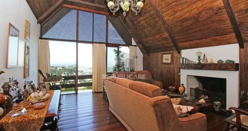 Casa 3 dor. sendo 1 suite, piscina, com vista panorâmica  no Morro Apamecor.