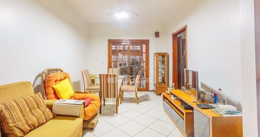 Casa 160m² - 3 dormitórios, 1 suíte, churrasqueira, terraço e 2 vagas de garagem