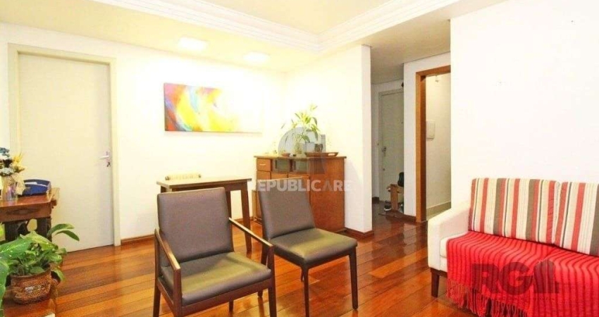 Excelente cobertura de 134m² com 3 dormitórios e 2 vagas.
