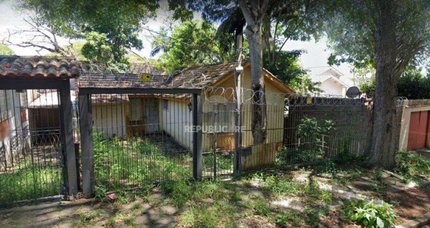 Casa 143m² - 3 dormitórios, 2 vagas no bairro Santa Tereza