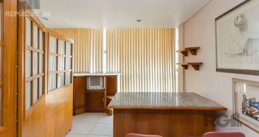 Escritório à venda no centro histórico com 46 m² de área útil disponível.