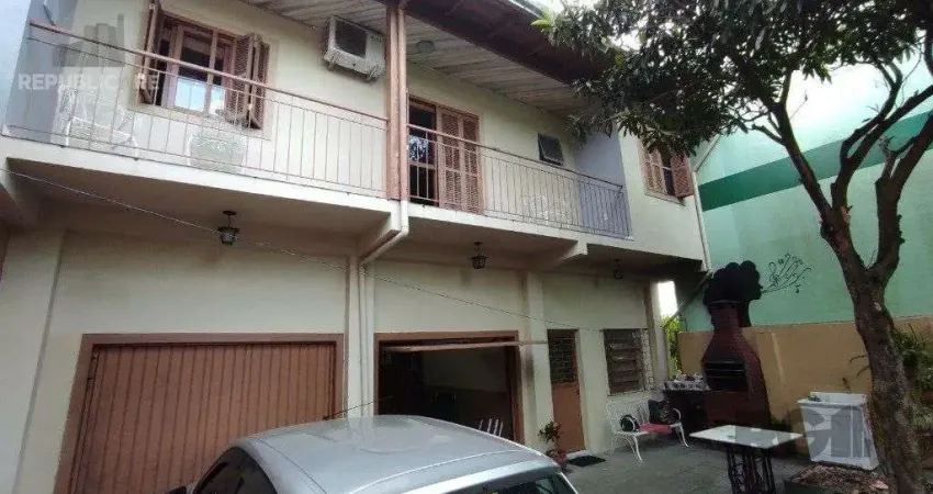 Casa residencial à venda no bairro Vila São José com 220 m² e 2 dormitórios/quartos.