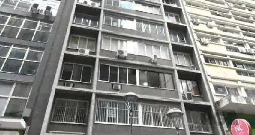 Escritório à venda no centro histórico com 50 m² de área útil disponível.