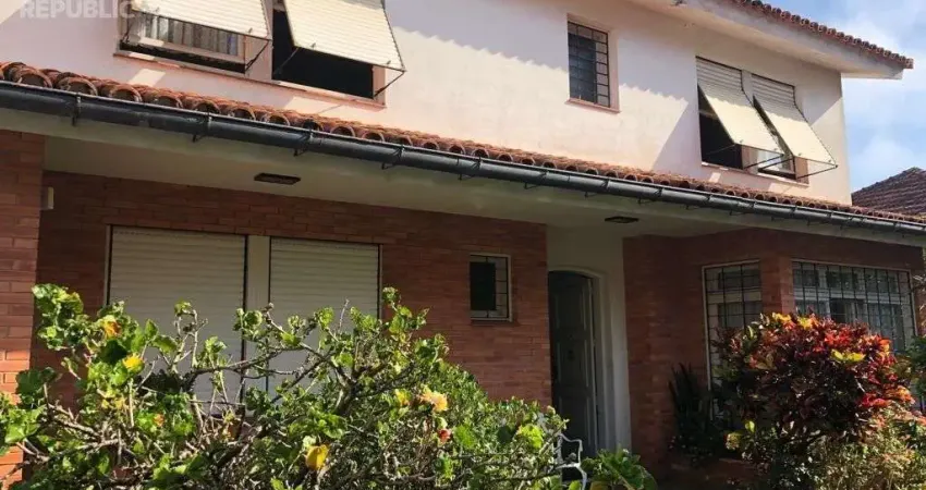 Casa residencial à venda no bairro menino deus com 257 m² e 4 dormitórios.