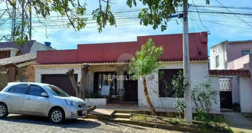 2 casas e 2 aptos próxima a Linha Divisória por R$ 1.100.000,00 na Rua Uruguai n