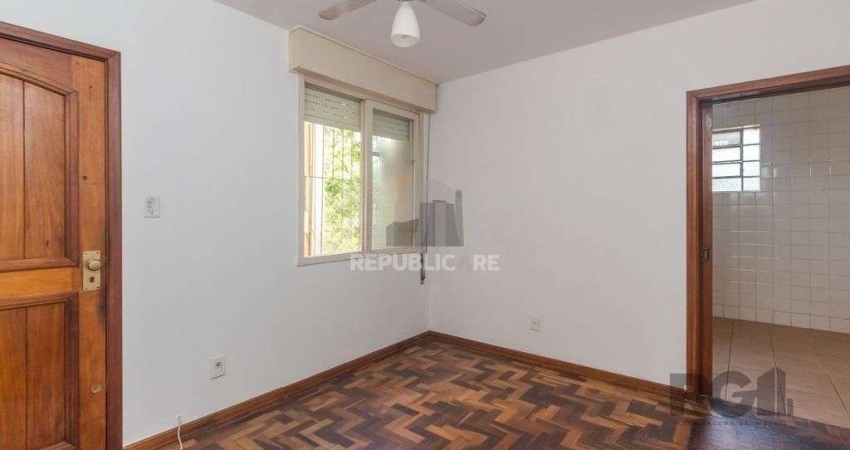 Apartamento com 3 quartos à venda na Rua Carlos Ferreira, 305, Teresópolis, Porto Alegre