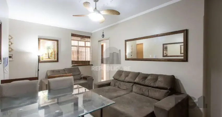 Apartamento com 70m² de área privativa, possui 3 dormitórios, sala para 2 ambien