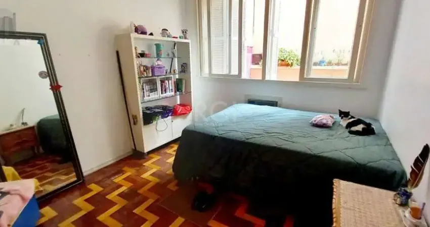 Apartamento à venda no centro histórico com 104m² e 3 dormitórios/quartos disponíveis.