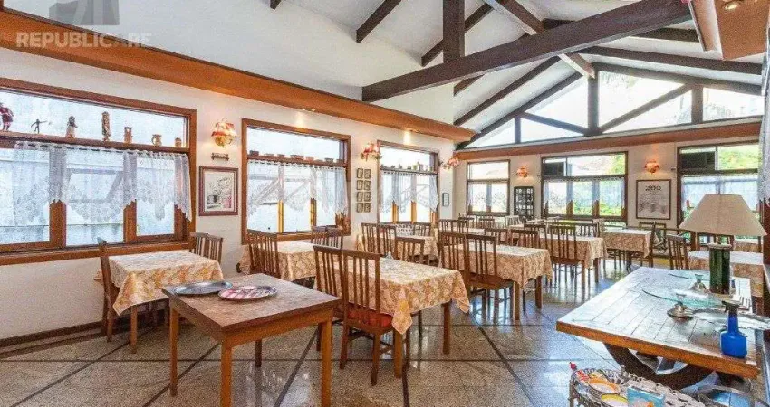 Casa residencial à venda no bairro santa cecília com 272 m² e 3 dormitórios/quartos.