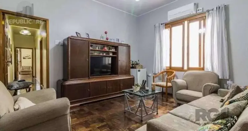 Apartamento à venda em cidade baixa com 3 dormitórios e 115 m² de área útil.