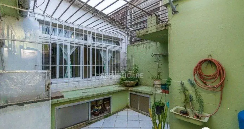 Casa com 3 quartos à venda na Rua João Abbott, 212, Petrópolis, Porto Alegre