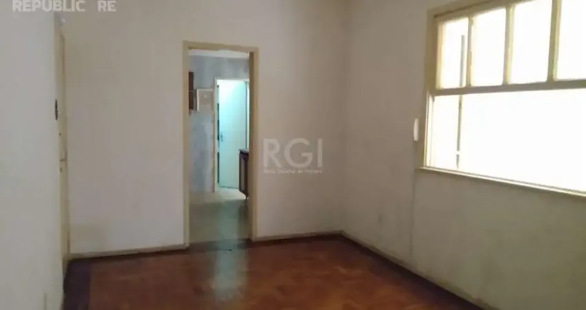 Apartamento à venda no centro histórico com 3 dormitórios/quartos e 88 m² de área útil.