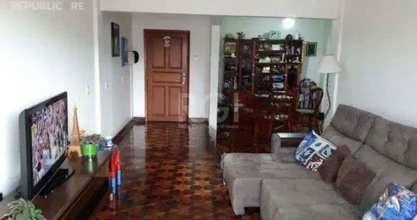 Apartamento à venda no centro histórico, 145 m² com 3 dormitórios/quartos disponíveis.