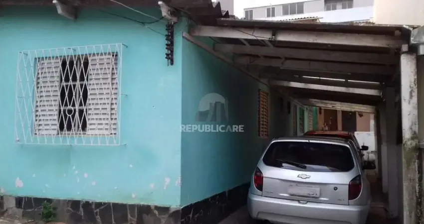 Casa para Venda - 81m², 4 dormitórios, 3 vagas - Partenon