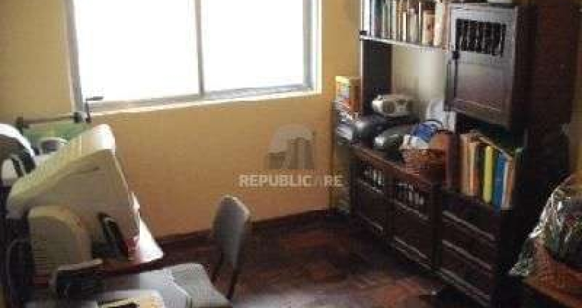 Apartamento para Venda - 77.35m², 3 dormitórios, 1 vaga - Menino Deus