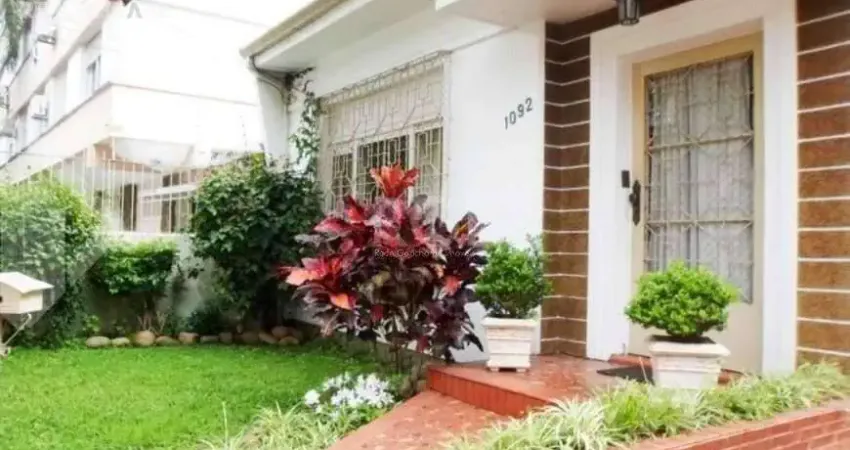 Casa residencial à venda no bairro azenha com 150 m² e 3 dormitórios/quartos.