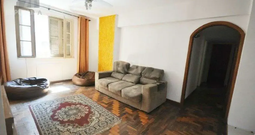 Apartamento à venda no centro histórico com 3 dormitórios/quartos e 92 m² de área útil.