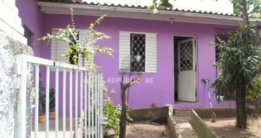 Casa para Venda - 150m², 3 dormitórios, 2 vagas - Chácara Das Pedras