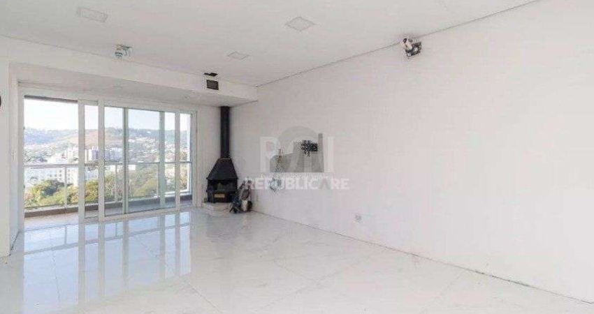 Casa para Venda - 377m², 4 dormitórios, sendo 2 suítes, 3 vagas - Teresópolis
