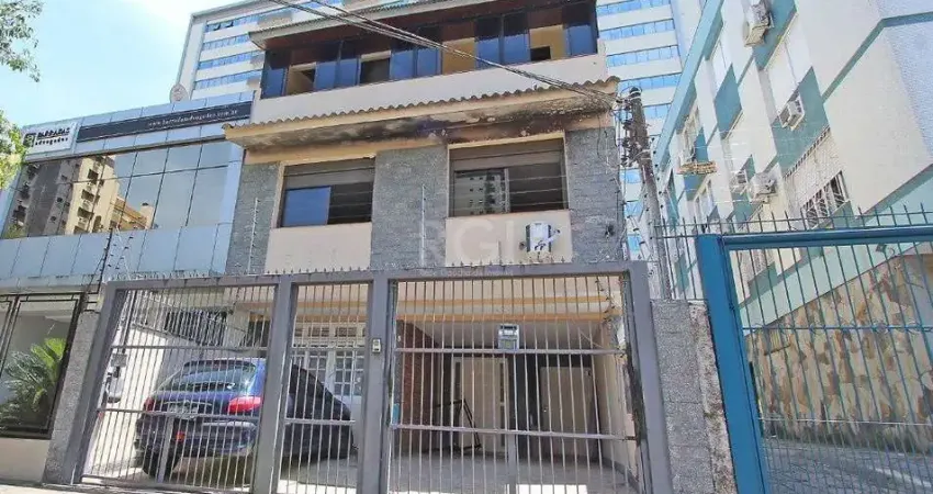 Casa residencial à venda no bairro menino deus com 300 m² e 6 dormitórios/quartos.
