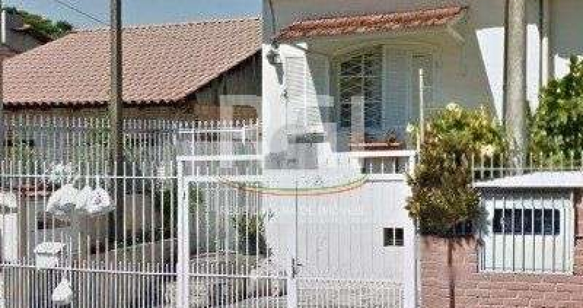 Casa para Venda - 380m², 2 dormitórios, sendo 1 suites, 1 vaga - Nonoai