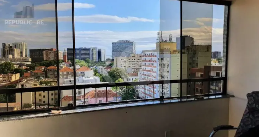 Apartamento à venda com 97 m² e 3 dormitórios no bairro cidade baixa